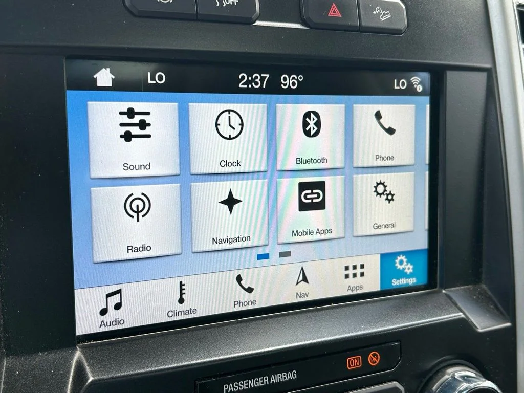 Used 2017 White Gold Metallic Ford Lariat image 32