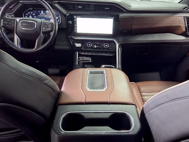 Used 2022 White GMC Denali Ultimate image 6