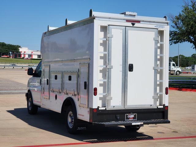 New 2025 Summit White Chevrolet 1WT image 3