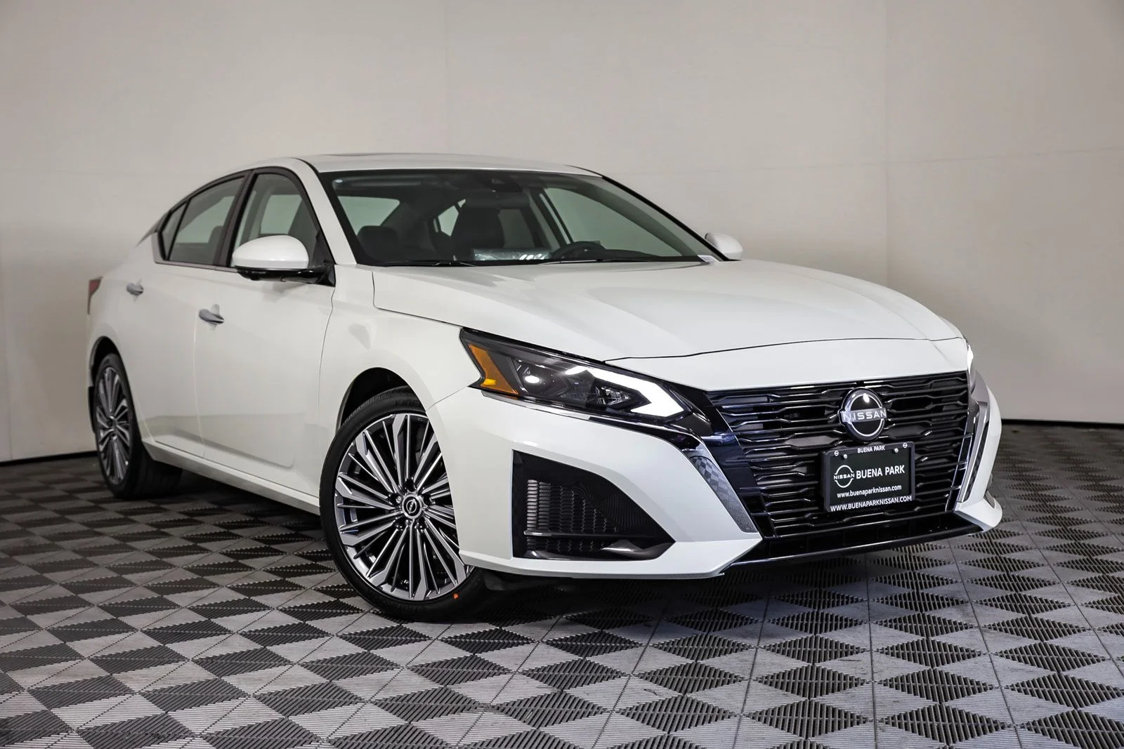 2025 Nissan Altima SL