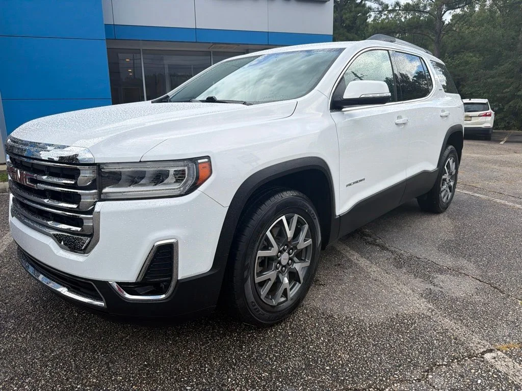 Used 2023 Summit White GMC SLT image 1