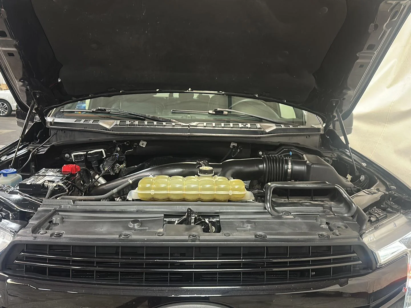 Used 2019 Agate Black Metallic Ford LARIAT image 13