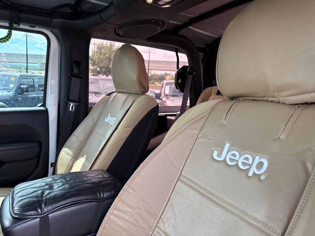 Used 2023 White Jeep Sport S image 21