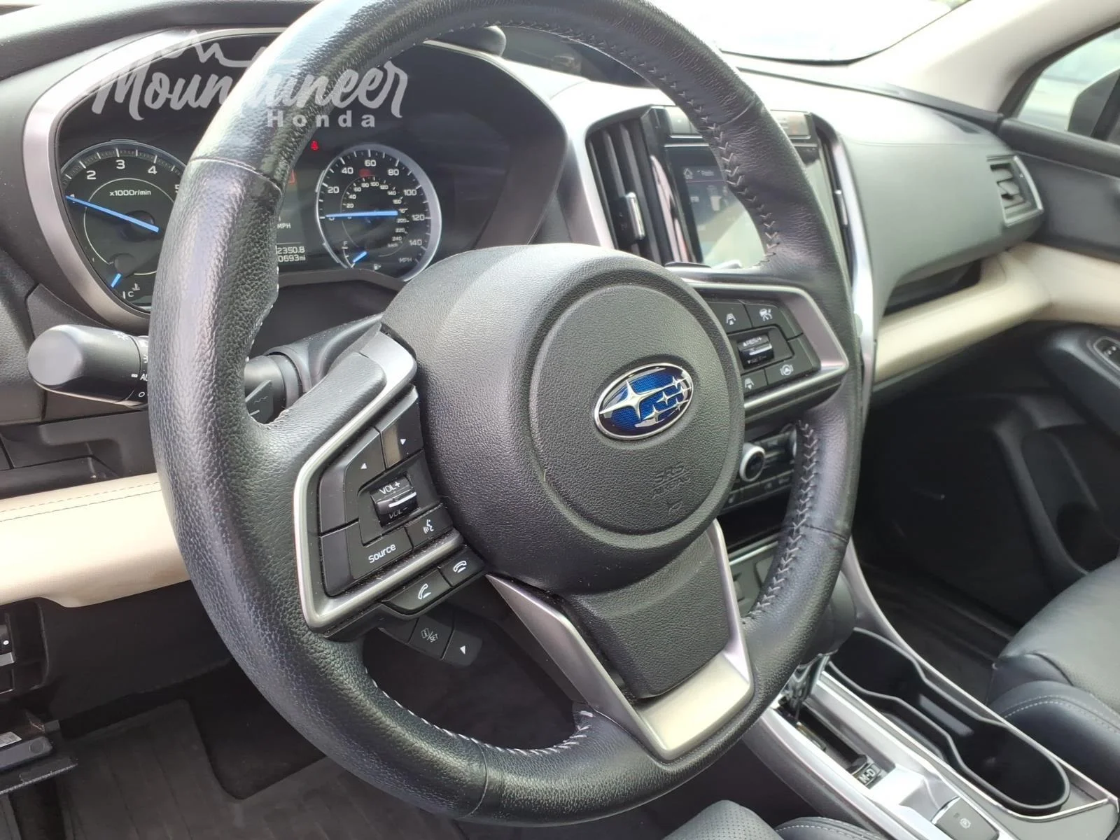 Used 2022 Crystal White Pearl Subaru Limited image 26