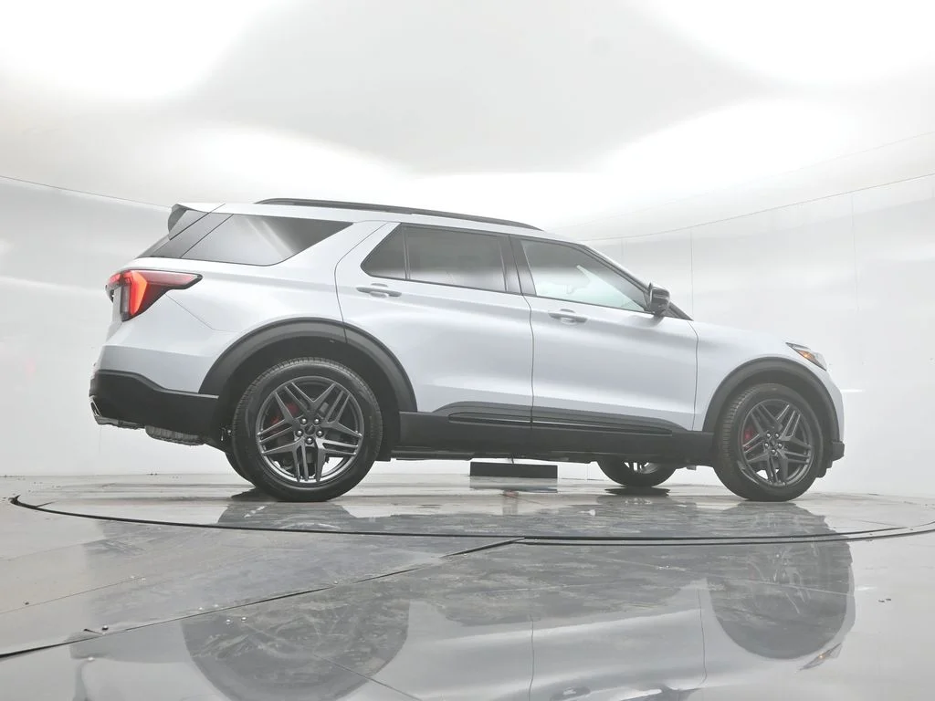 New 2026 Space White Metallic Ford ST image 46