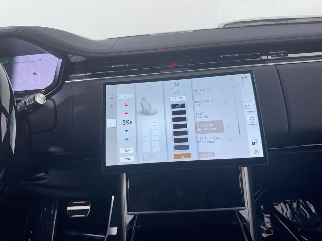 New 2026 Fuji White Land Rover SE LWB image 17