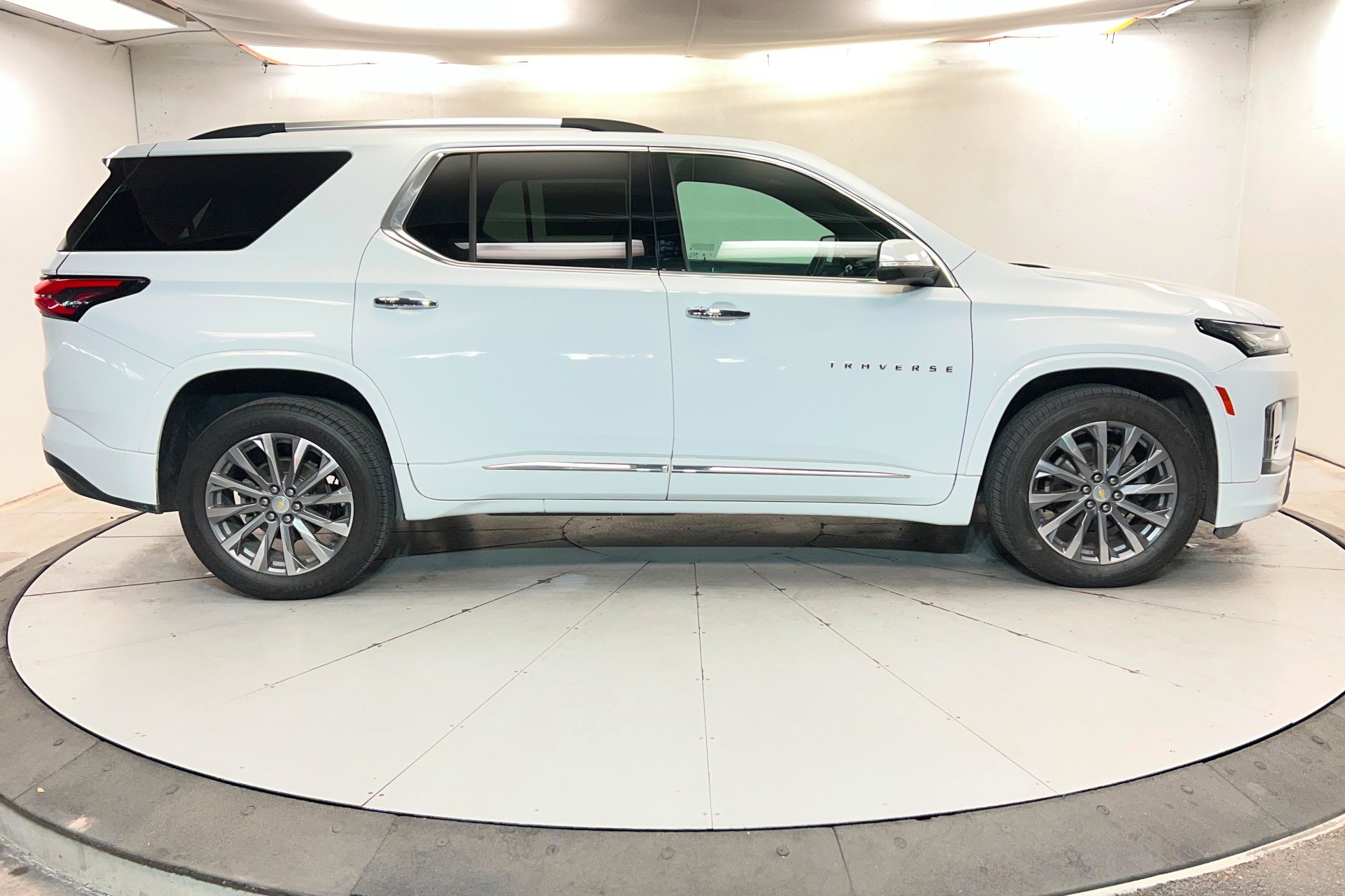 Used 2023 Summit White Chevrolet Premier image 7