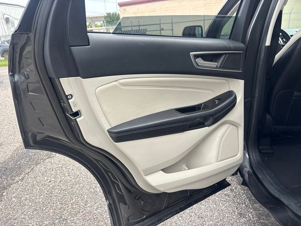 2019 Ford Edge Titanium - Photo 12