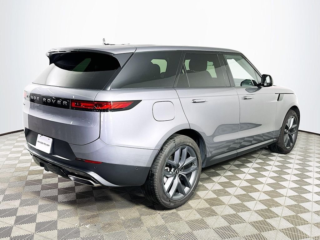 Certified Used 2025 Eiger Gray Metallic Land Rover SE image 5