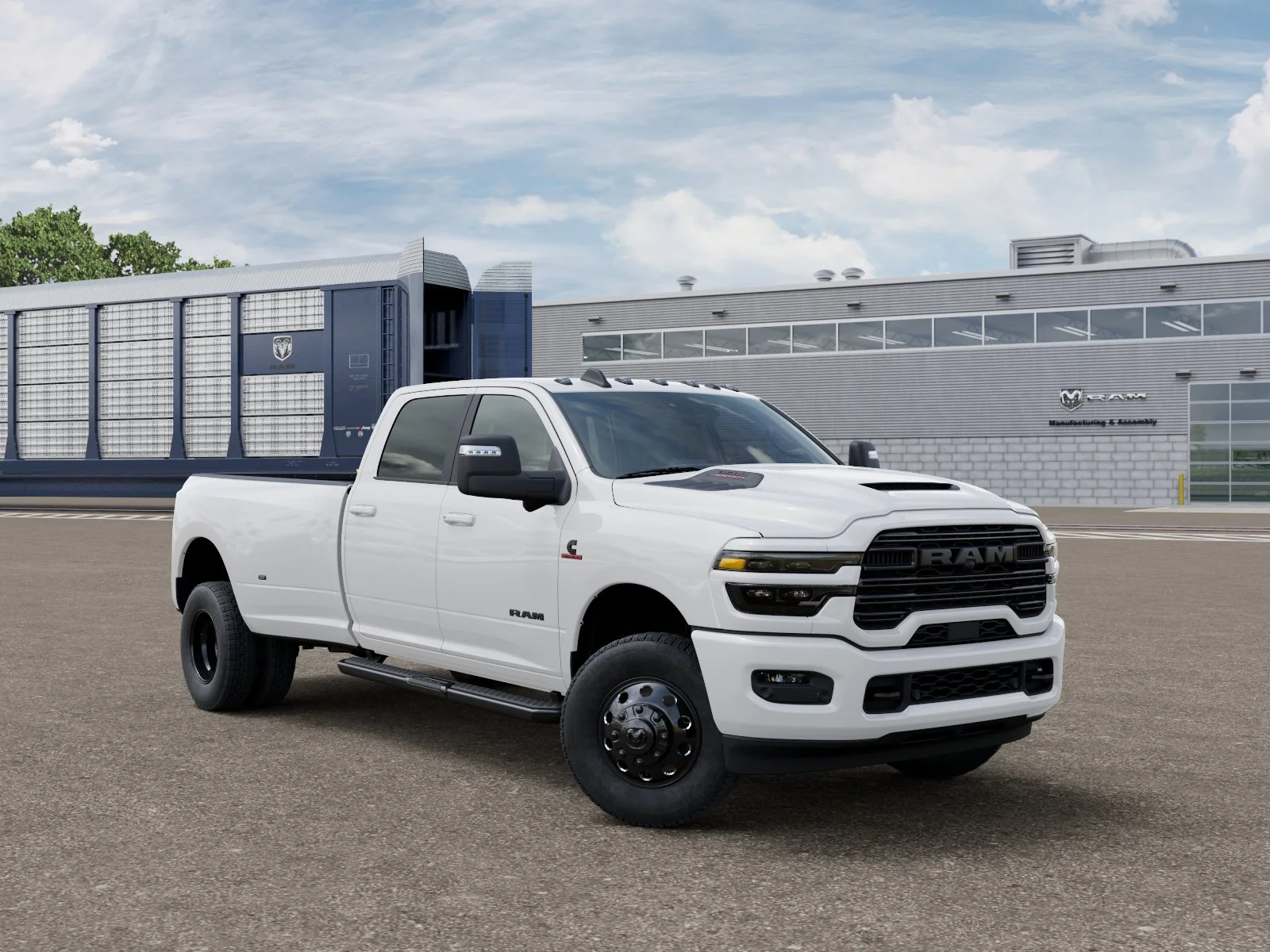 New 2026 Bright White Clear-Coat Exterior Paint RAM Laramie image 32