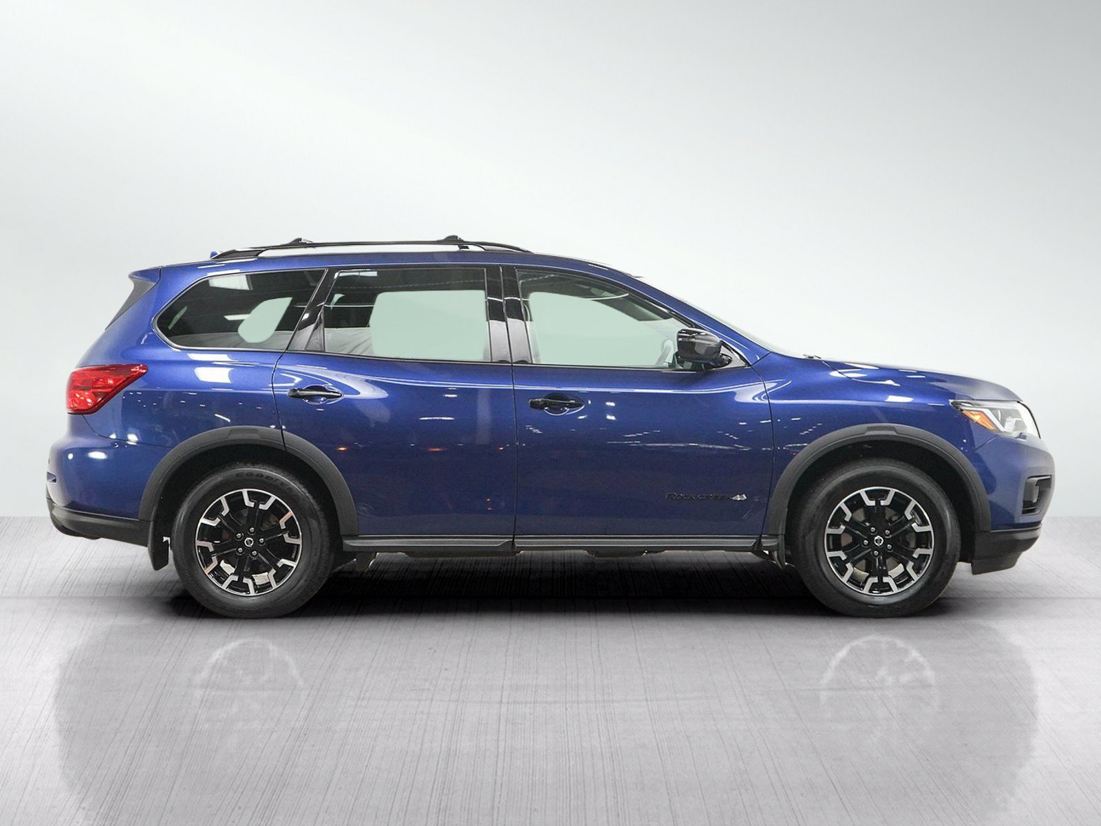 Used 2020 Caspian Blue Metallic Nissan 4x4 SV image 7