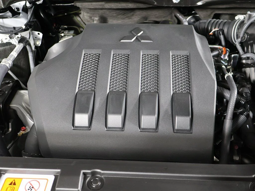 New 2026 White Mitsubishi SE image 19