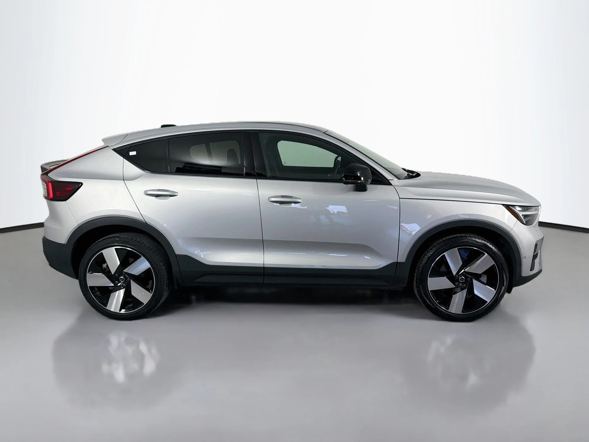 Certified Used 2023 Silver Dawn Volvo Ultimate image 5