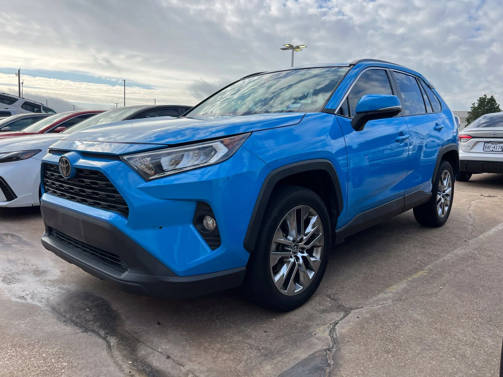 Used 2021 Blue Toyota XLE Premium image 1