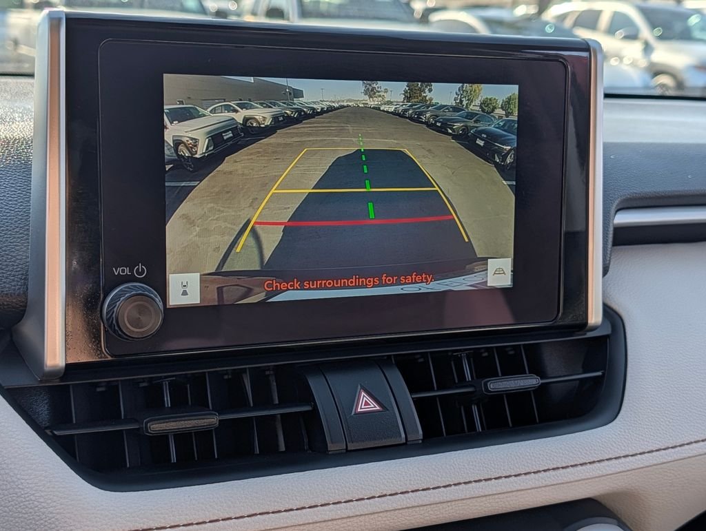 2024 Toyota RAV4 XLE - Photo 22