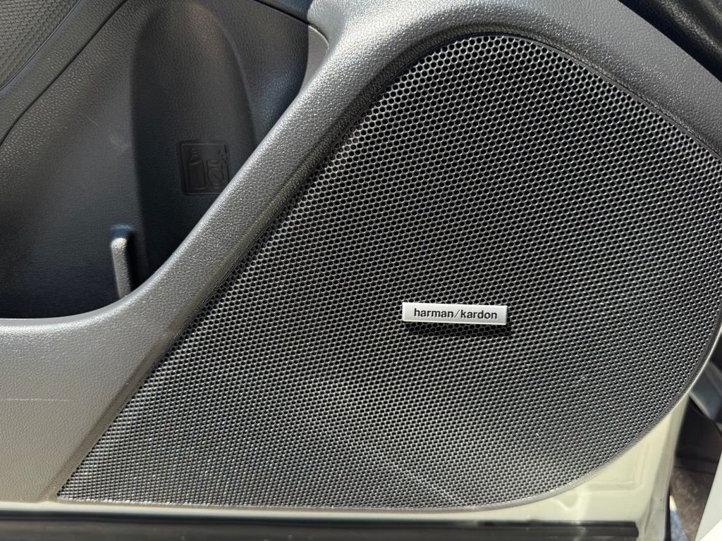 Used 2025 White Subaru Wilderness image 22