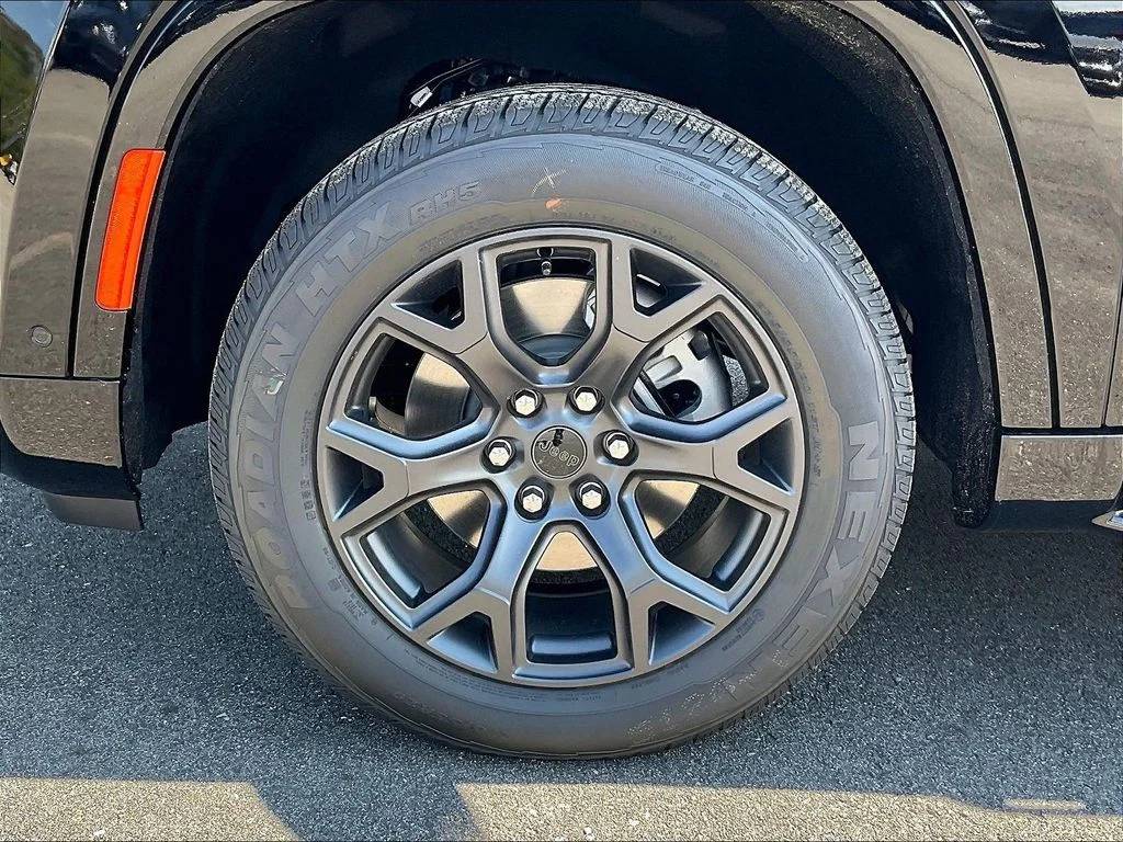 New 2026 High Gloss Black Jeep Limited Altitude image 8