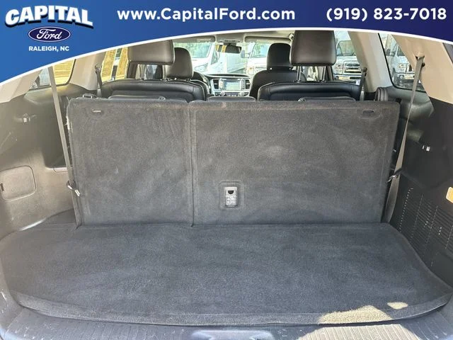 Used 2017 Gray Toyota SE image 16