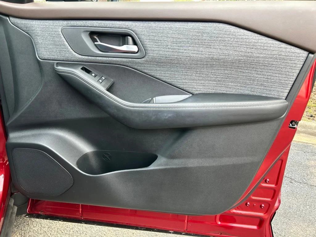 Used 2023 Red Nissan SV image 30