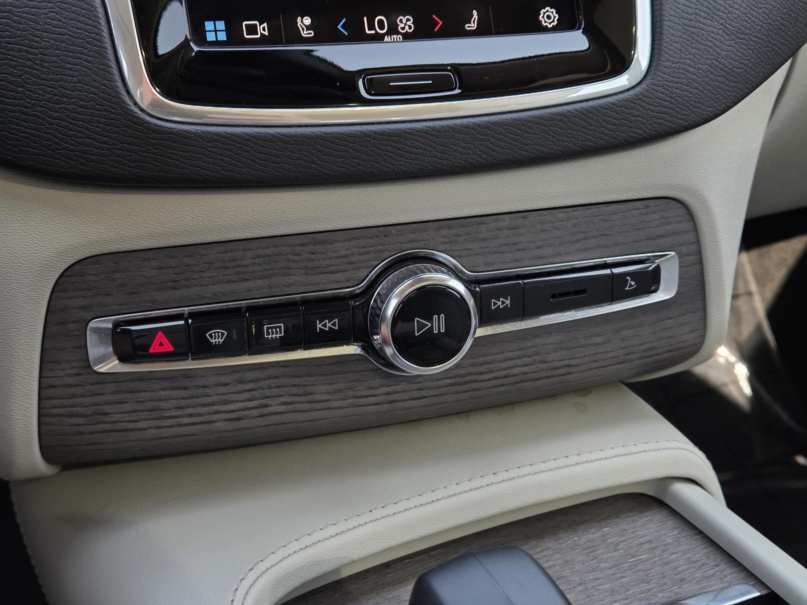Used 2023 Bright Dusk Metallic Volvo Plus image 28