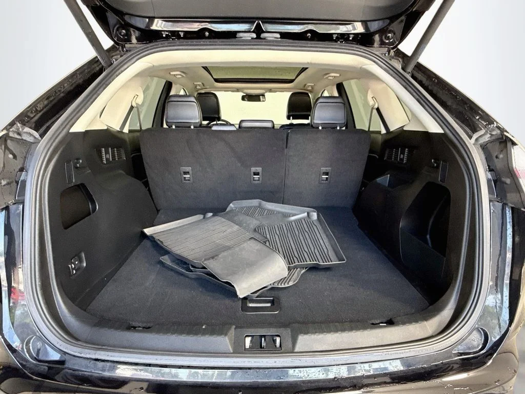 Used 2023 Agate Black Metallic Ford SEL image 26