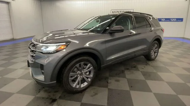 New 2026 Carbonized Gray Metallic Ford Active image 4