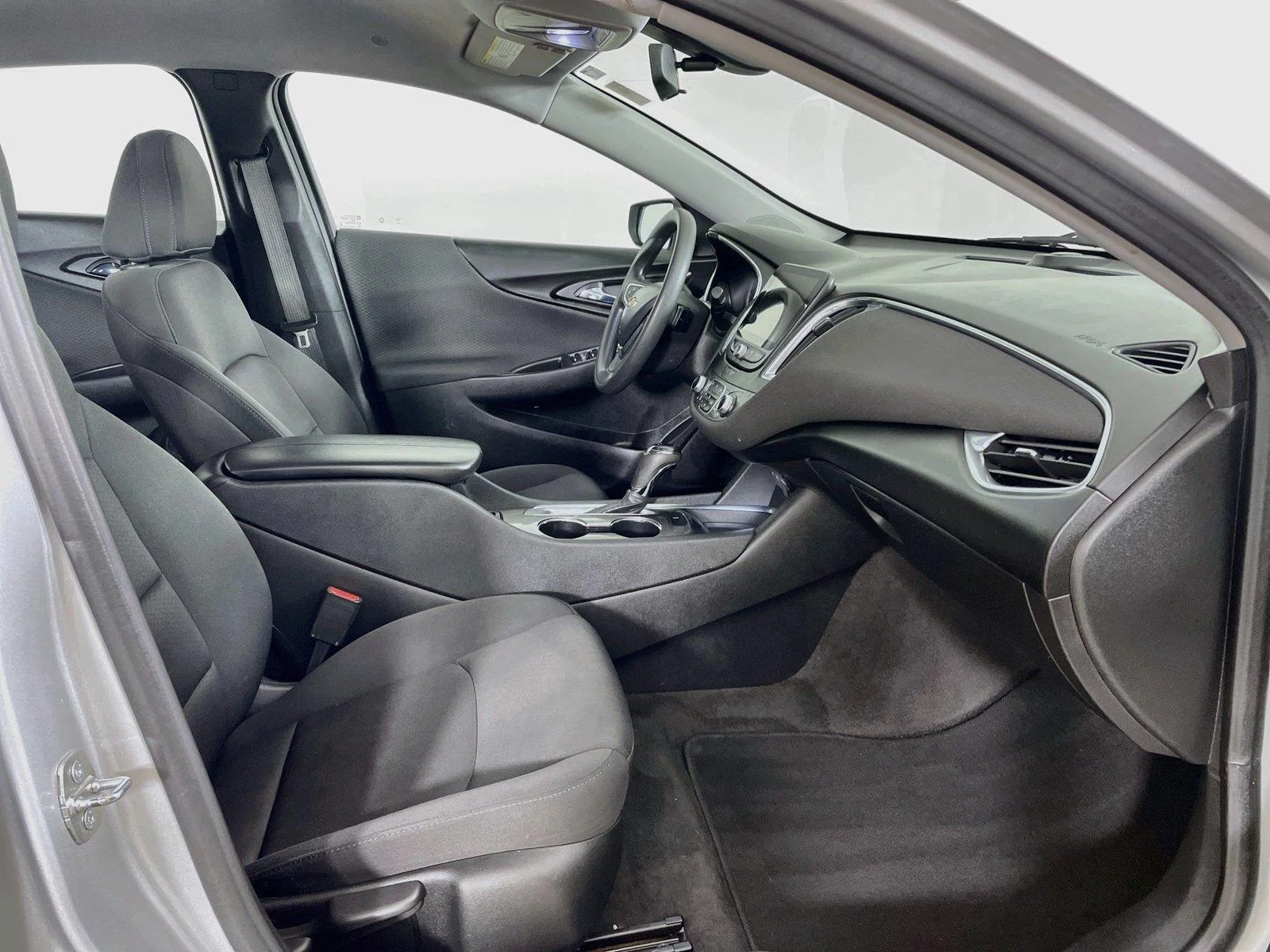 Used 2020 Silver Ice Metallic Chevrolet LT image 26