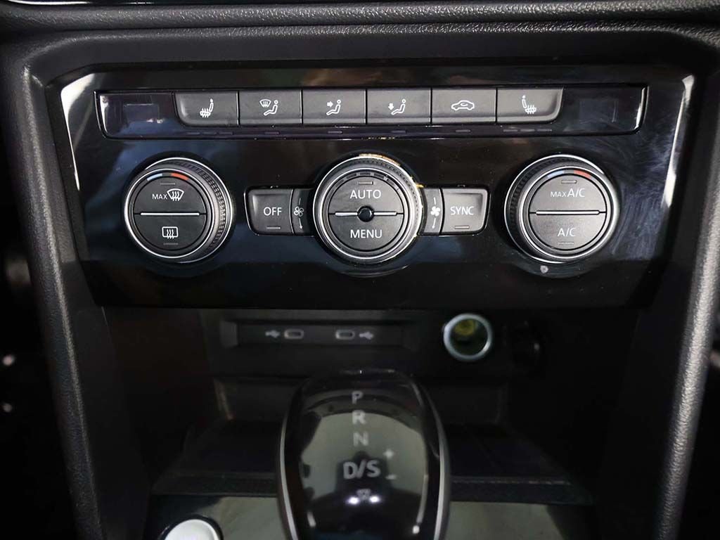 Used 2023 Gray Volkswagen 1.5T SEL image 49