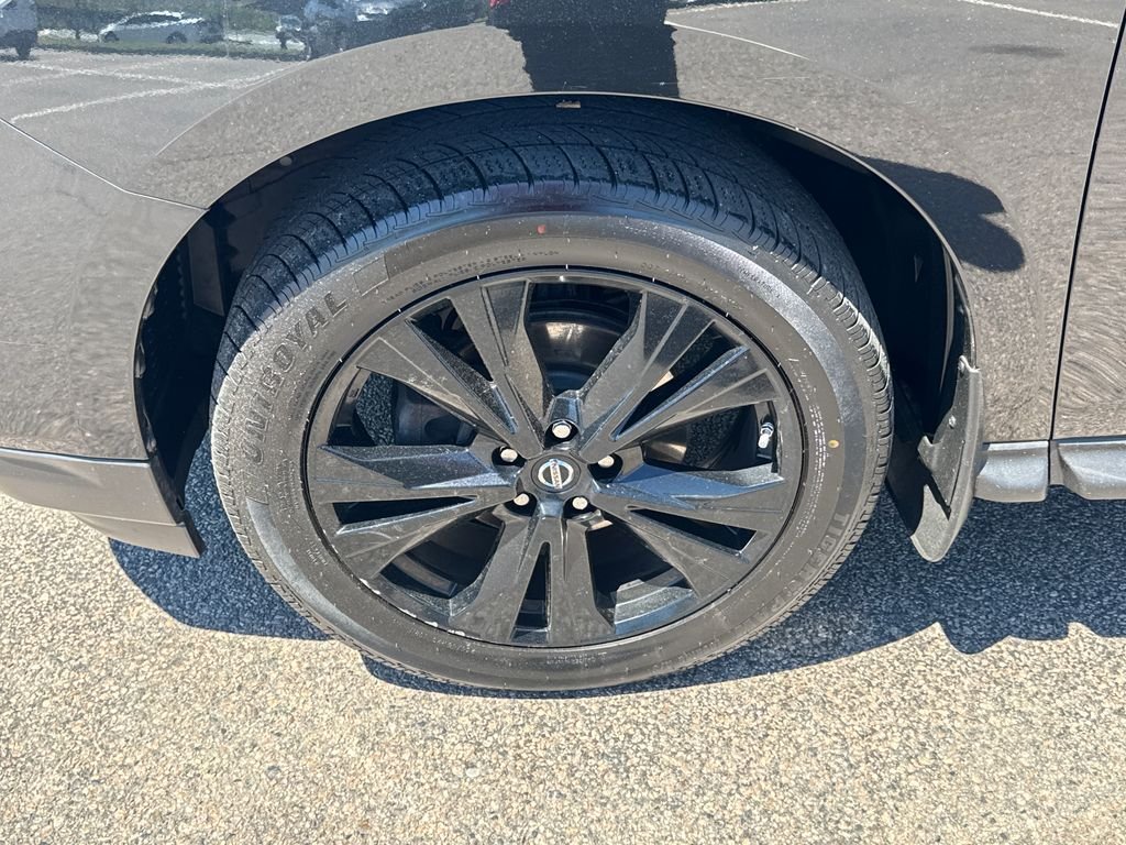 Used 2018 Black Nissan SL image 42