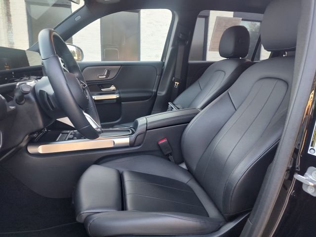 Used 2025 Black Mercedes-Benz GLB 250 image 9