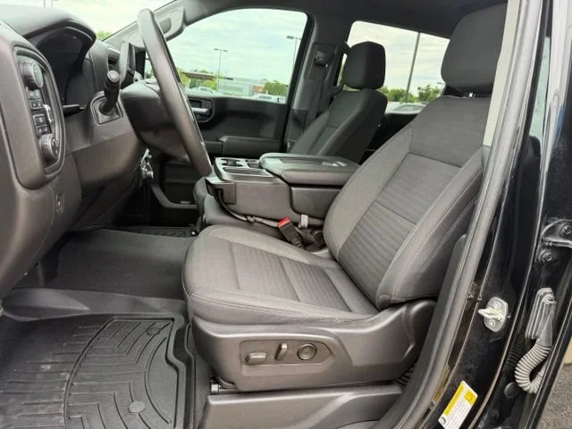 Used 2022 Black Chevrolet Custom image 10