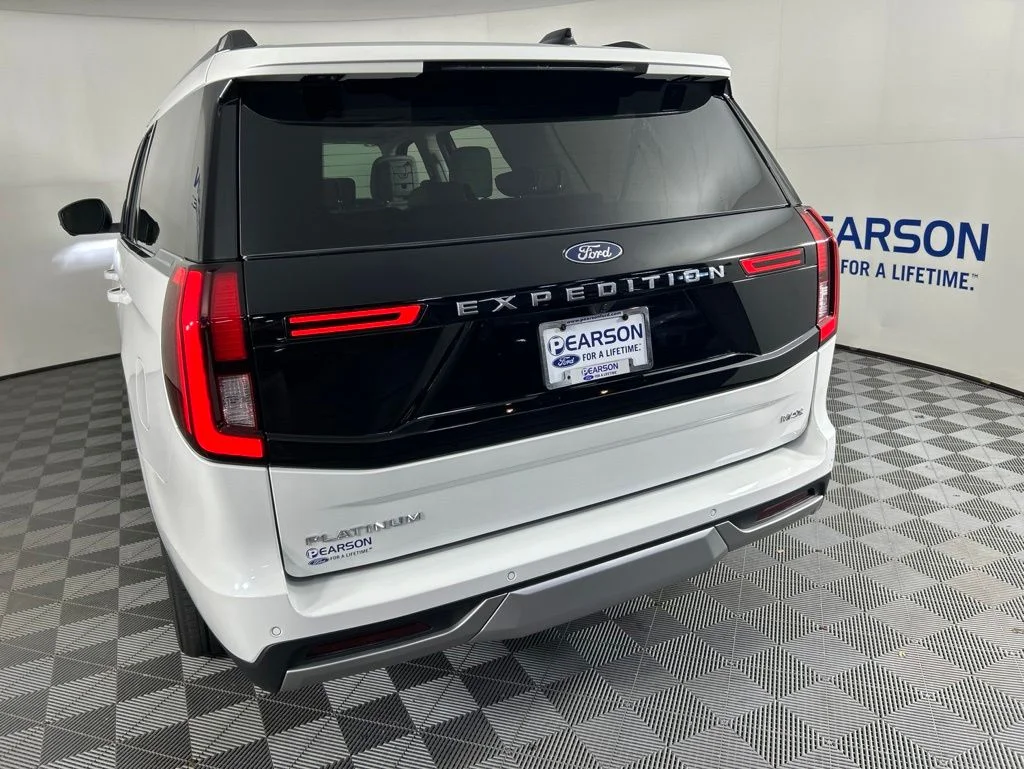 New 2026 Star White Metallic Tri-Coat Ford MAX Platinum® image 9