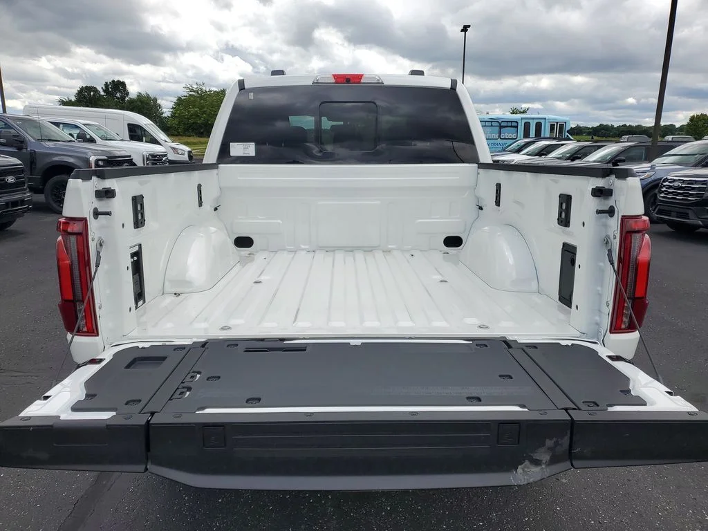 New 2026 Star White Metallic Tri-Coat Ford Platinum® image 29