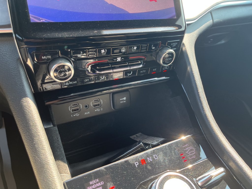 Used 2022 Black Jeep Overland image 21