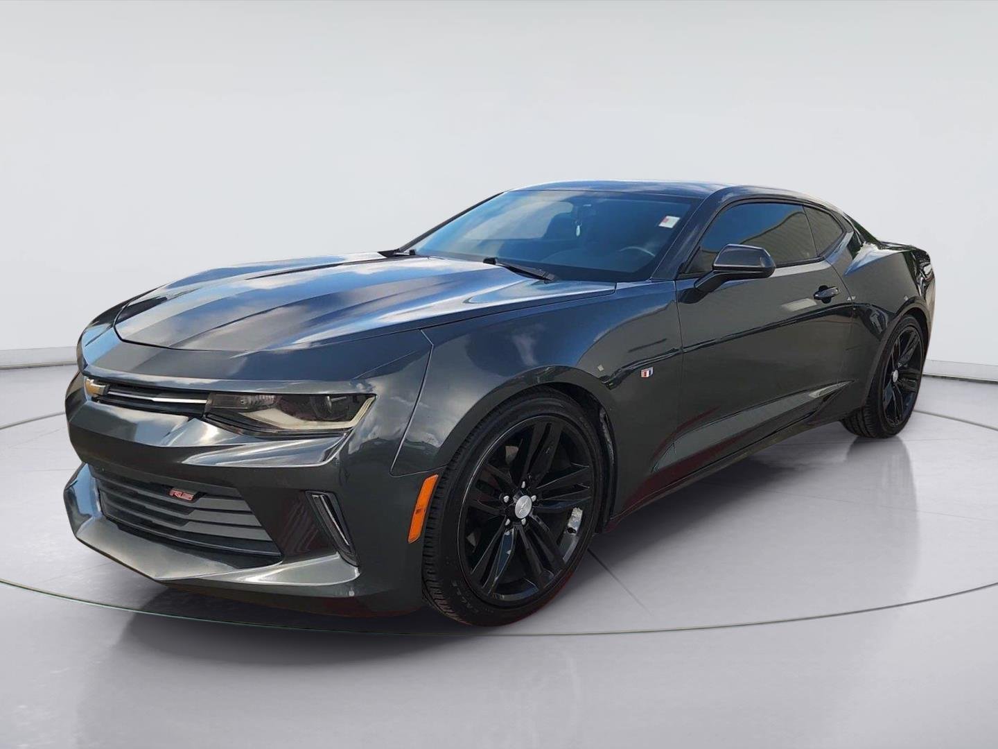 2018 Chevrolet Camaro photo 4 of 31