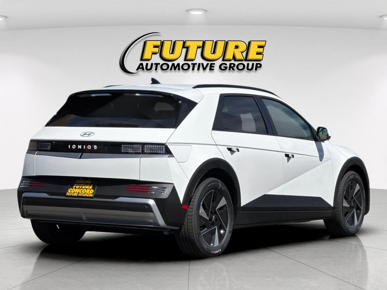 New 2027 White Hyundai SEL image 3