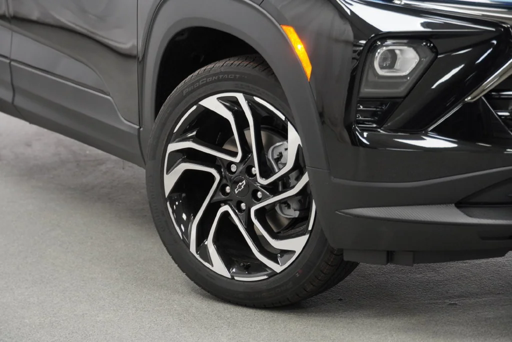 New 2026 Mosaic Black Metallic Chevrolet RS image 8