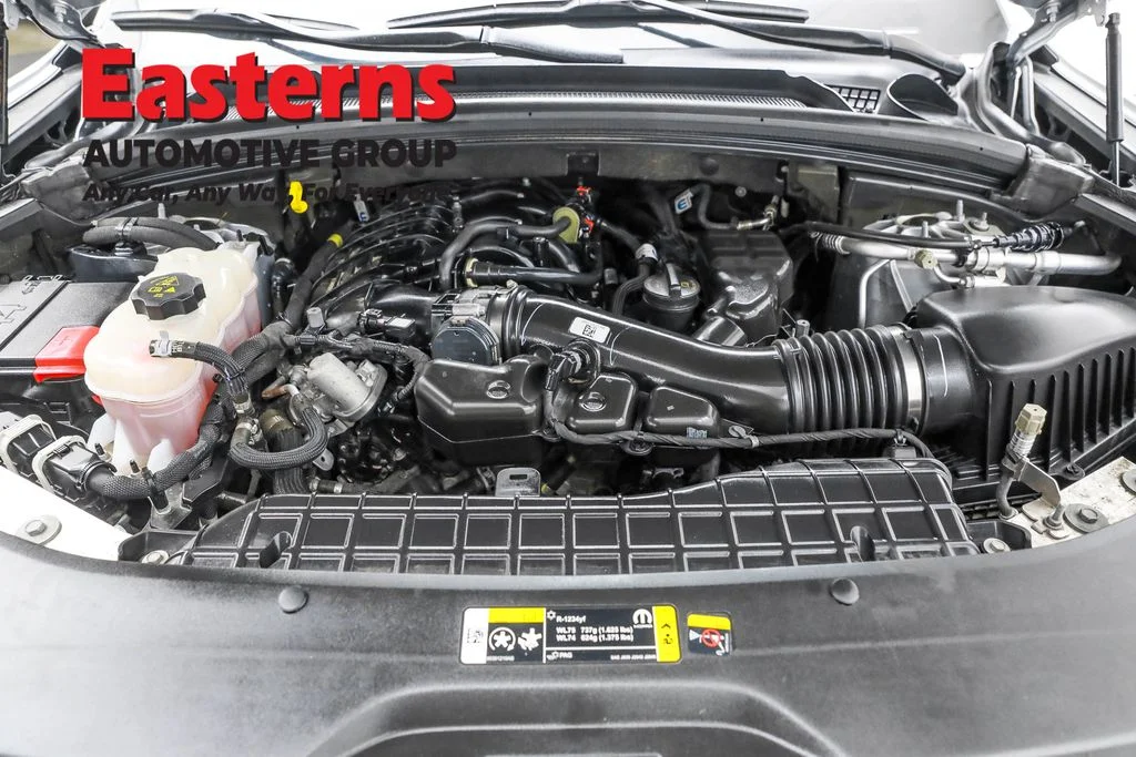 Used 2023 Silver Jeep Limited image 7