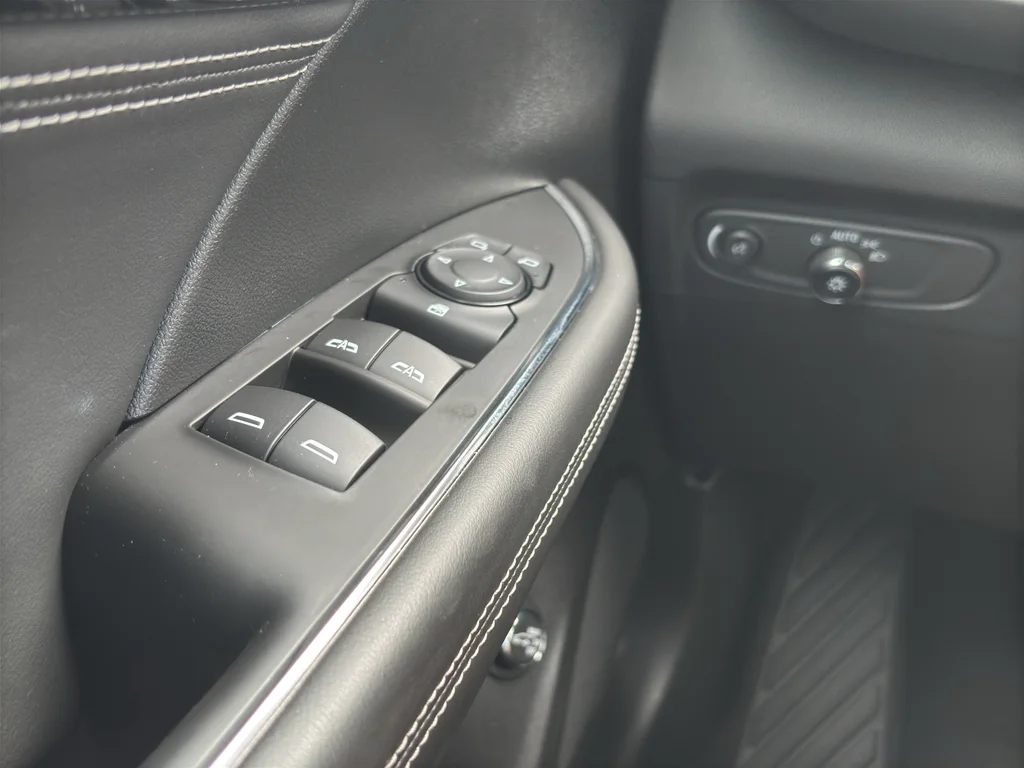 Used 2023 Cinnabar Metallic Buick Preferred image 13