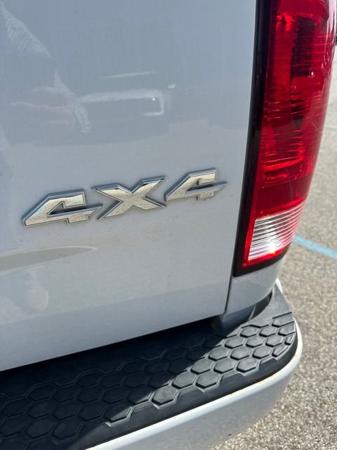 Used 2015 Bright White Clearcoat Ram Express image 8