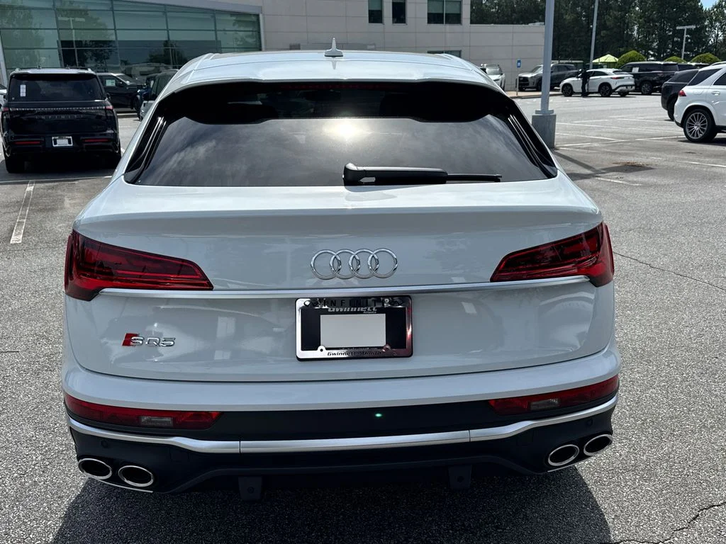 Used 2022  Audi Premium image 6