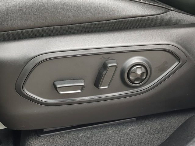 New 2026 Silver Zynith Exterior Paint Jeep Limited image 22