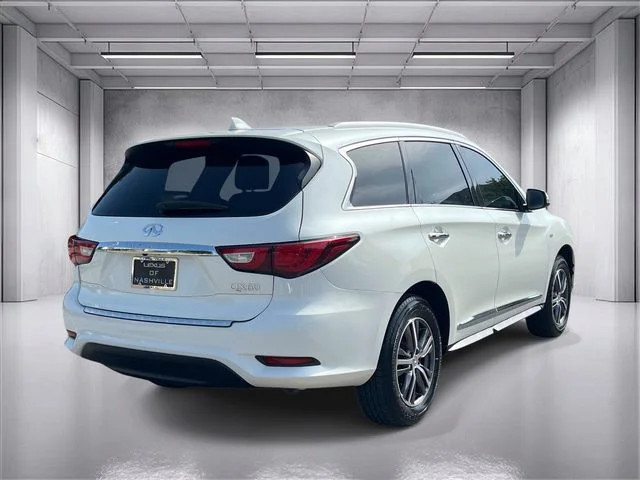 Used 2017 White INFINITI Base image 3