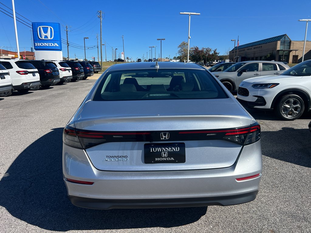2024 Honda Accord 1.5T LX photo 4