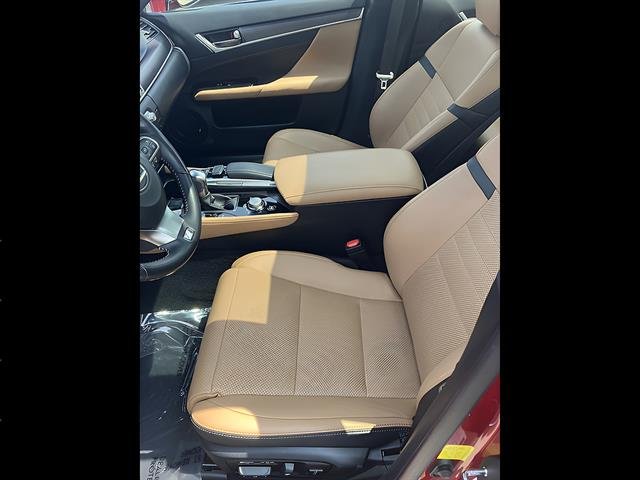 Used 2016 Matador Red Mica Lexus  image 9