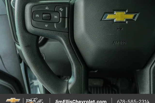 New 2026 Summit White Chevrolet WT image 9