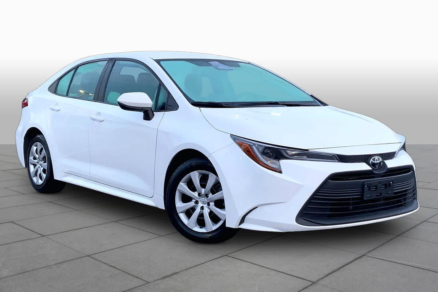 Used 2024 Ice Cap Toyota LE image 3