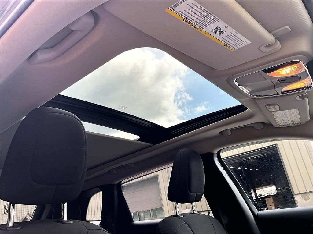 Used 2016 Granite Crystal Metallic Clearcoat Jeep Latitude image 22