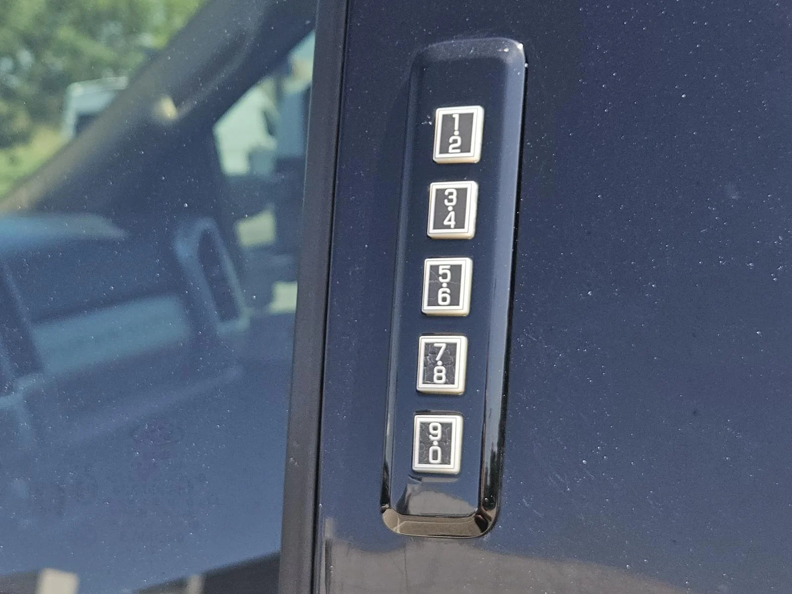 Used 2022 Oxford White Ford LARIAT 4WD Crew Cab 8