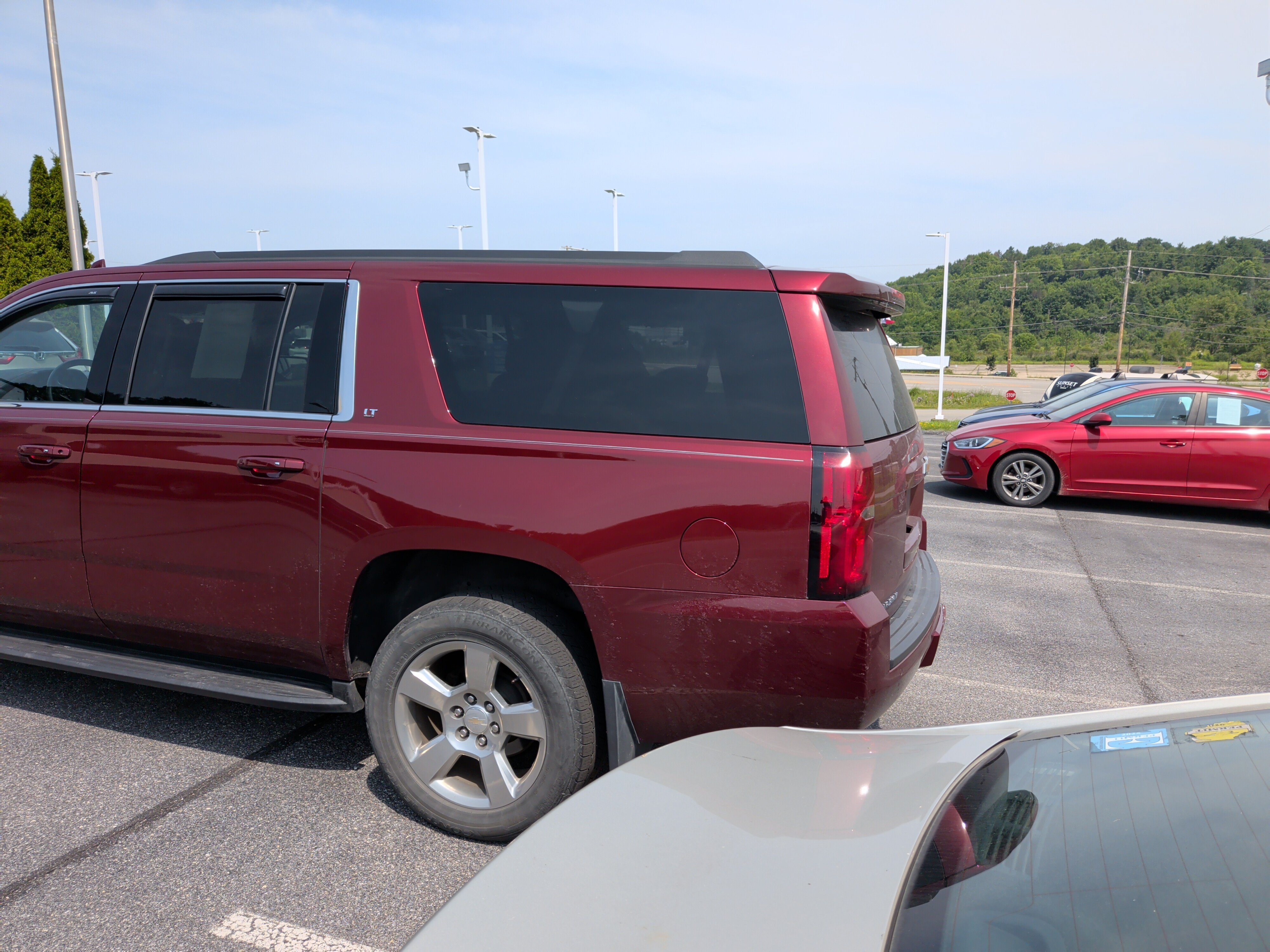 2017 Chevrolet Suburban LT - Photo 5